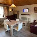 Chalet Met Veel Buiten Ruimte